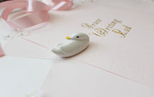 Load image into Gallery viewer, Elegance White Duck little pottery
