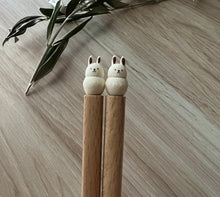 Load image into Gallery viewer, Kawaii Japanese wooden animals Hashi Chopsticks Bears Bunnies Shibainu Calico cats Cutie friends Bento lunch for your Happy time
