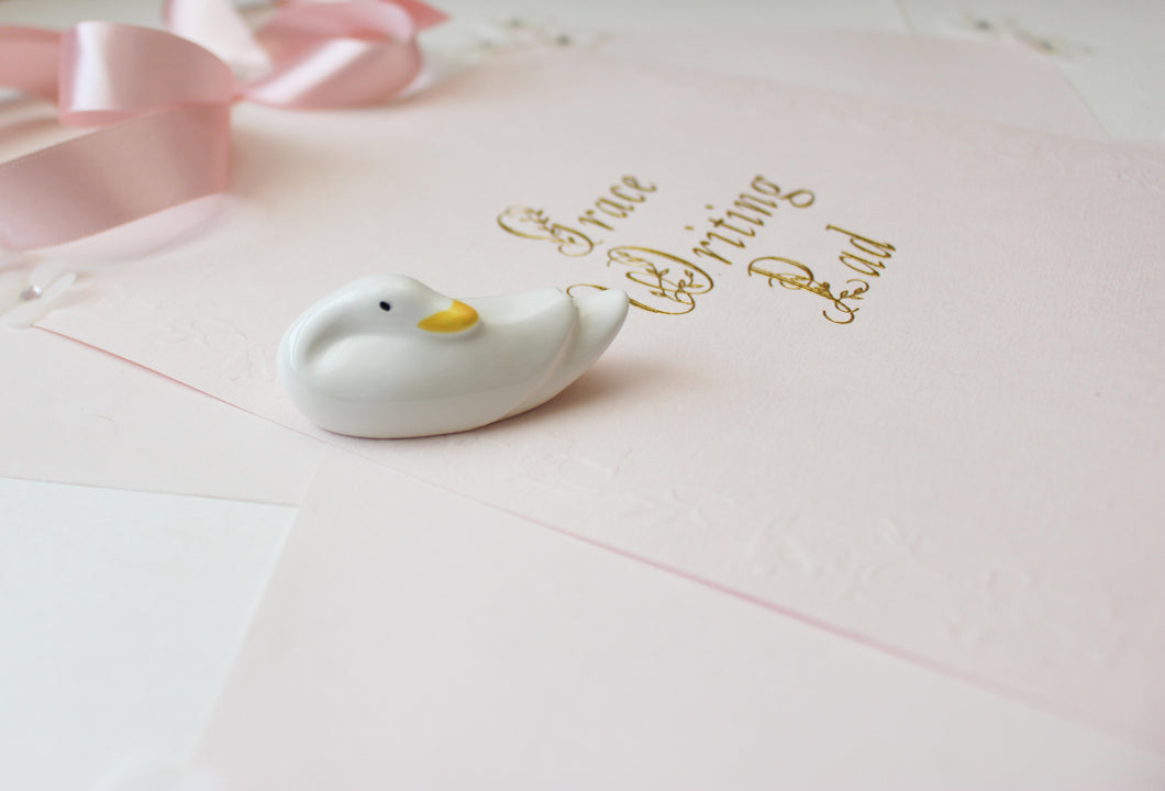 Elegance White Duck little pottery